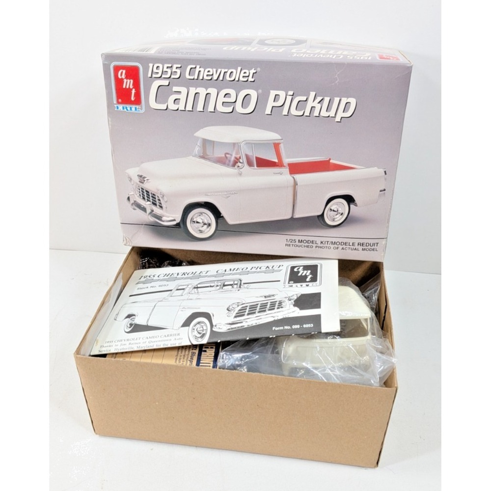 1955 Chevrolet Cameo Pickup 1/25 AMT ERTL Model Kit NEW Unbuild some Box Wear